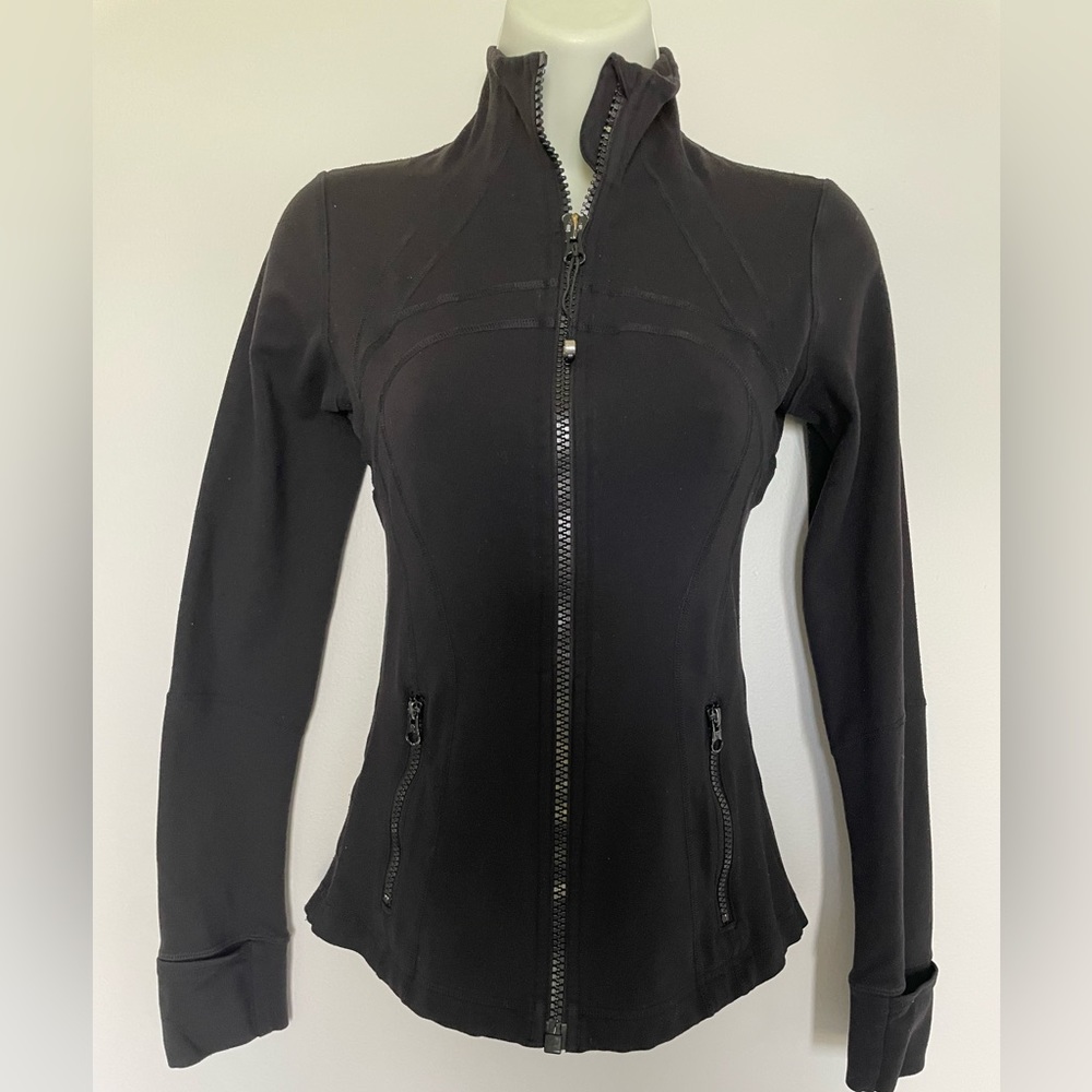 Lulu Lemon black zippered jacket
